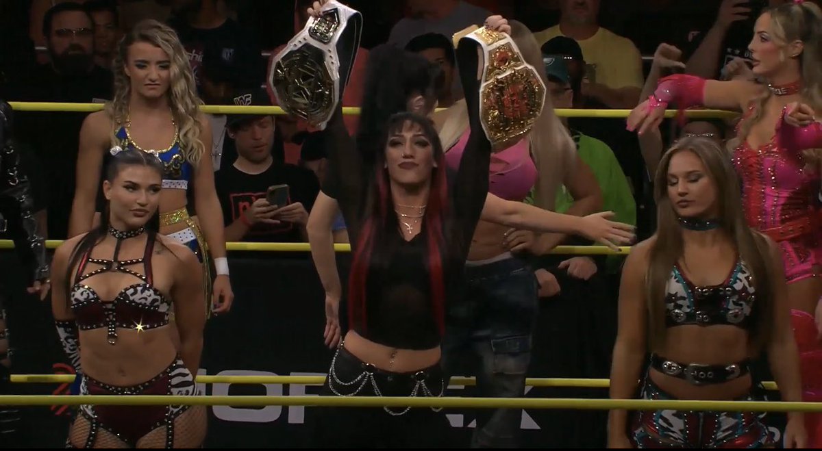 omg Fallon Henley &amp; Jazmyn Nyx are abt to win the TNA Knockout World Tag Team Championships &amp; bring MORE gold to Fatal Influence!