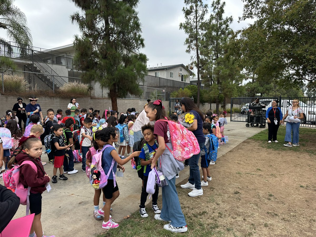 DirectoraDanya's tweet photo. Our first week of the school year is in the books! 🐺✨ Extra special shoutout to our kinders who wrapped up their very first week as Lobos @BostoniaGlobal today—the beginning of an amazing journey ahead! @CajonValleyUSD @davidmiyashiro @NerelWinter 💙 #YouBelong https://t.co/oJNlZarFIr