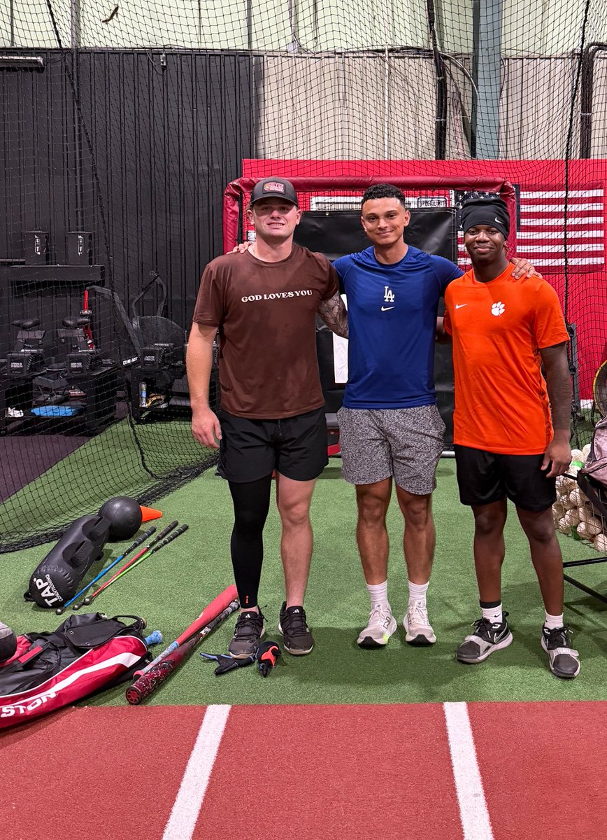 Anderson Miller tweet media