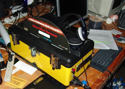 leeleecode's tweet image. @jamonholmgren
I found a picture in the internet 😁🤩🤩
casemodgod.com/QC200541.jpg
The handle made for convenient carrying