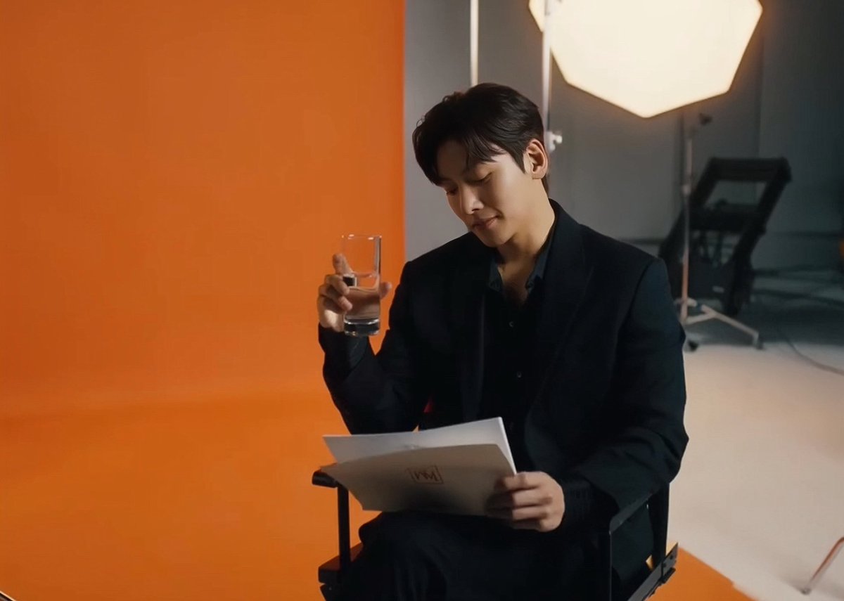Ji_Chang__wook's tweet photo. “4가지 무드, 하나의 영혼 ✨ 어떤 사진이 당신에게 가장 와닿나요? 💭 마음에 드는 번호를 아래에 남겨주세요 ⬇️” #JiChangWook  #지창욱 #TheK2 #Wookie #지창욱더케이투 #HealerKdrama #Hyuk https://t.co/dMz91FWA1X