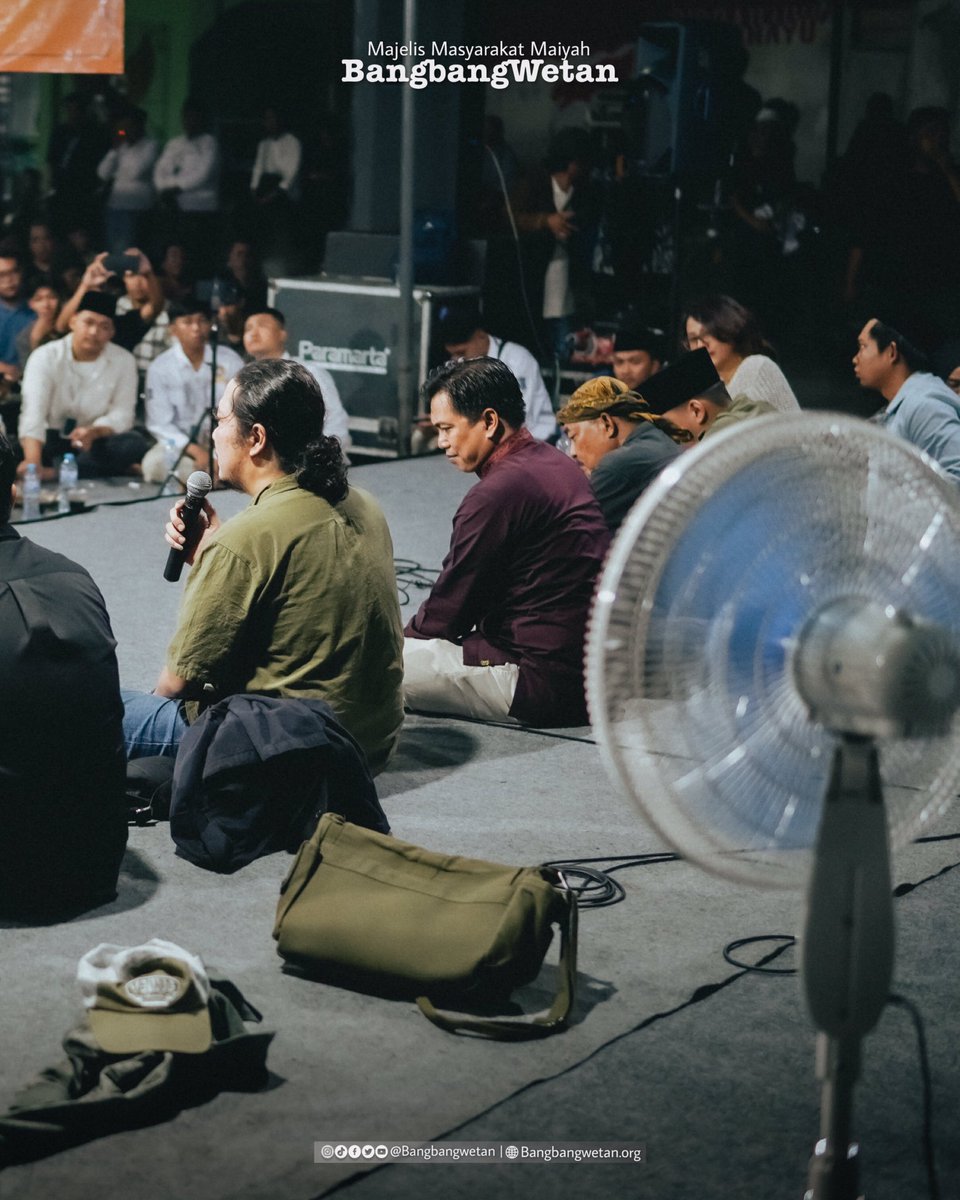 BangbangWetan's tweet photo. 𝗞𝗲𝘁𝗶𝗸𝗮 𝗦𝗲𝗻𝘆𝘂𝗺 𝗧𝗲𝘁𝗮𝗻𝗴𝗴𝗮 𝗠𝗲𝗻𝗷𝗮𝗱𝗶 𝗪𝗮𝗷𝗮𝗵 𝗞𝗲𝗺𝗲𝗿𝗱𝗲𝗸𝗮𝗮𝗻
Agustus bukan cuma soal lomba panjat pinang &amp; tarik tambang. Bulan ini bisa jadi waktu yang pas buat nggumun: sebenarnya, kita sudah merdeka sampai sejauh mana sih sebagai warga negara? https://t.co/9TBXO1Iu2X