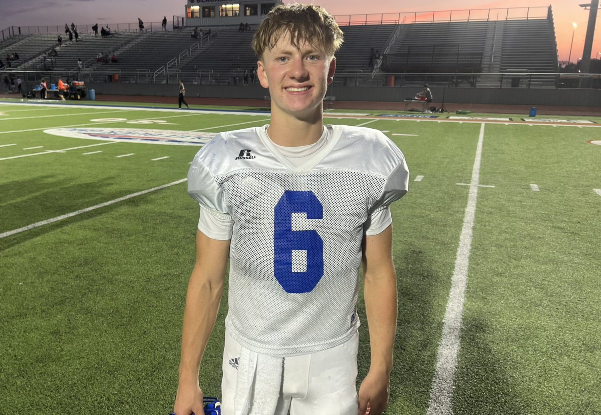 #TN2027 DB/WR <a href="/ParkerEmerson_/">Parker Emerson</a> was highly explosive on the offensive end in tonight’s scrimmage 🏈🏅

Proved his ability to play under center and complete the touchdown pass