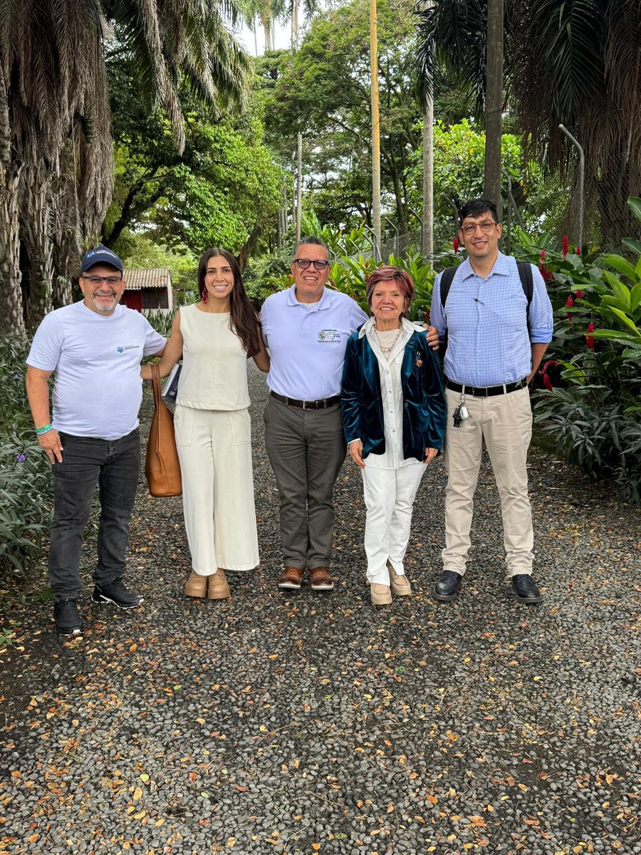 MinInterior Colombia (@mininterior) on Twitter photo #PactoPolíticoNacional 🤝🏻 🕊️| Desde #ValleDelCauca, el Equipo de Paz del <a href="/MinInterior/">MinInterior Colombia</a> acompañó la jornada “Del compromiso a la acción: El Valle por la Paz”, liderada por la <a href="/UAcuerdoPaz/">Unidad de Implementación del Acuerdo de Paz</a>, la <a href="/fcolombiaenpaz/">Fondo Colombia en Paz</a> y la <a href="/GobValle/">Gobernación Valle del Cauca</a>. #PactoPolíticoNacional 🤝🏻 🕊️| Desde #ValleDelCauca, el Equipo de Paz del <a href="/MinInterior/">MinInterior Colombia</a> acompañó la jornada “Del compromiso a la acción: El Valle por la Paz”, liderada por la <a href="/UAcuerdoPaz/">Unidad de Implementación del Acuerdo de Paz</a>, la <a href="/fcolombiaenpaz/">Fondo Colombia en Paz</a> y la <a href="/GobValle/">Gobernación Valle del Cauca</a>.