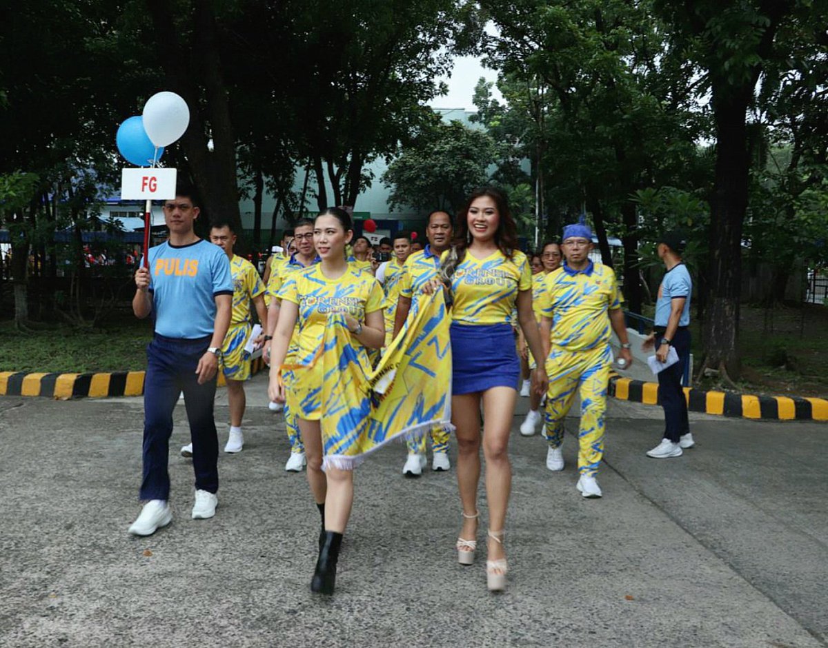 iamHANAPI's tweet photo. Version of “field work” that involves a little more heels and red lips. 👠💋

#ForensicGroupMuse #PNPNHQSportfest2025
#CrameCatwalk https://t.co/1jIagqhde9