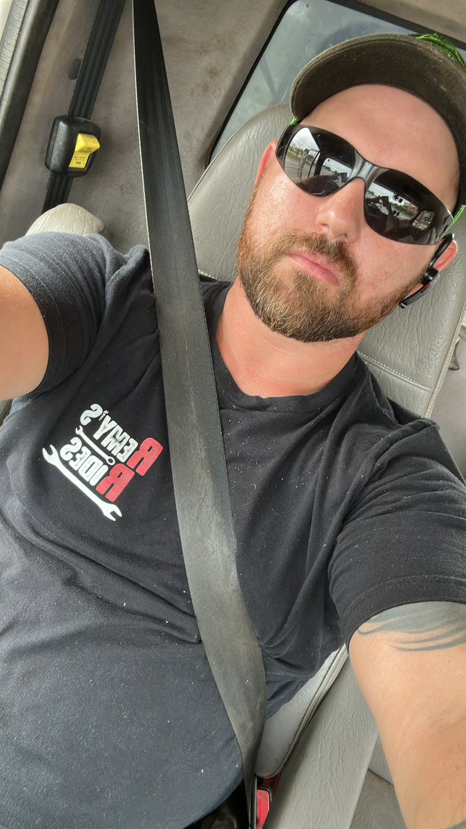 newt4 (@beardeddaddy001) on Twitter photo 