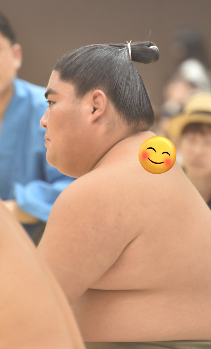 設定なのか、ソフトな雰囲気になった誠雄くん
残りの巡業も頑張ってね
春に差し入れ持っていったら、
開口一番、これめっちゃ好きです！って。
タンパク質とれる物を、と思っていったのが功を奏したのかな