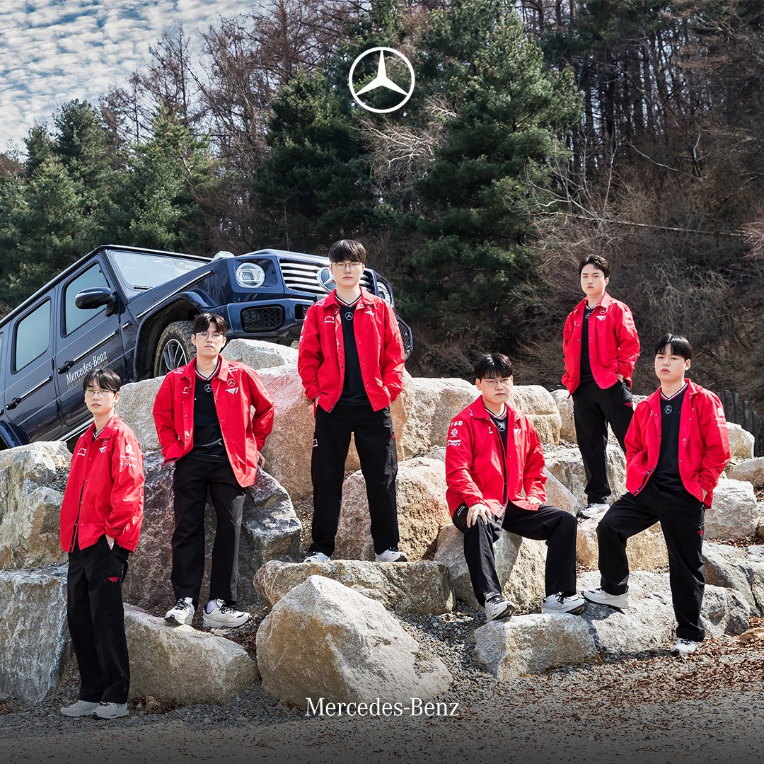 wave__mori's tweet photo. T1 X Mercedes-Benz

이 사진 처음 보는데 진짜 느좋.. 벤츠 만세  

#t1 #doran #oner #faker #gumayusi #smash #keria https://t.co/RxrZzLtMmF
