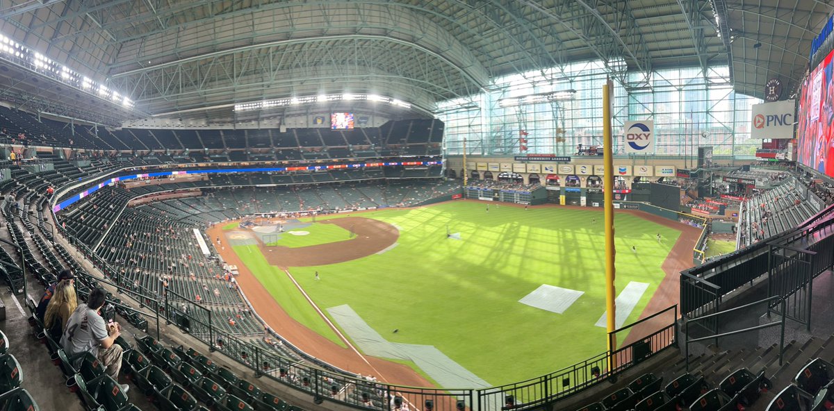 4017Crimson's tweet photo. Final game of the road trip. @astros #2025baseballtour https://t.co/L55Nl0LDl9