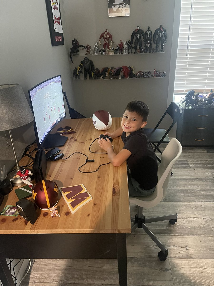 Got his first little setup. Beginning of a Madden Goat. The MadSon has arrived. <a href="/NintendoAmerica/">Nintendo of America</a> <a href="/EASPORTS_MUT/">Madden Ultimate Team</a>