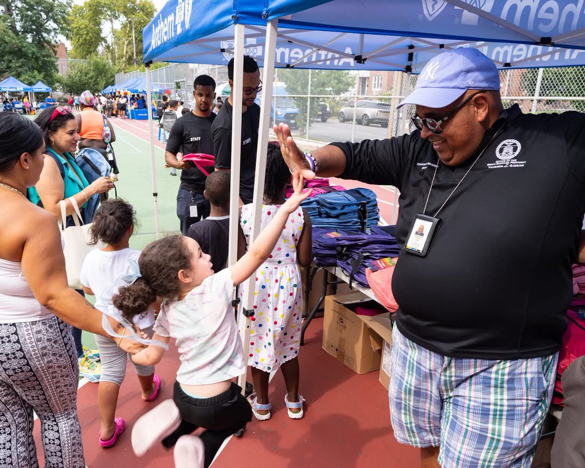 BPGibson2025's tweet photo. It’s a blessing to be a blessing to others.
This week, #TeamGibson joined Anthem Blue Cross Blue Shield, Sharing Excess, Bronx EOC and S.I.C. Film School to host our Annual Back to School Health and Literacy Fair in #CSD11.
📚Families received 400 bookbags, 300 school supply kits, and fresh produce, while enjoying free haircuts, games, the NYPD gaming truck, a rock wall, and an interactive Mobile Media Room.
📚This event is part of our commitment to supporting our Bronx families during a time when the cost of basic necessities continues to rise, ensuring every scholar is prepared to learn and thrive this school year.
📚Special thanks to our partners and volunteers for helping us create a safe, fun, and resource-filled day for our youth!
Be on the lookout for more Back to School Events, Literacy Fairs and opportunities to prepare our students and families for the school season.
📓📓✏️✏️🖍️🖍️