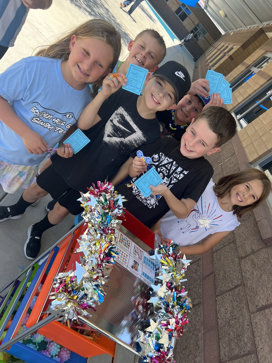 Introducing our first ever TRACKS Trolley! Students shopped with their TRACKS tickets today—proud of our Bobcats! <a href="/DrFinchDVUSD/">Curt Finch, PhD</a> <a href="/DVUSD/">Deer Valley Unified School District</a> <a href="/AdminLeadServe/">Administrative Leadership & Services</a> <a href="/tony_galietti/">Tony Galietti</a>