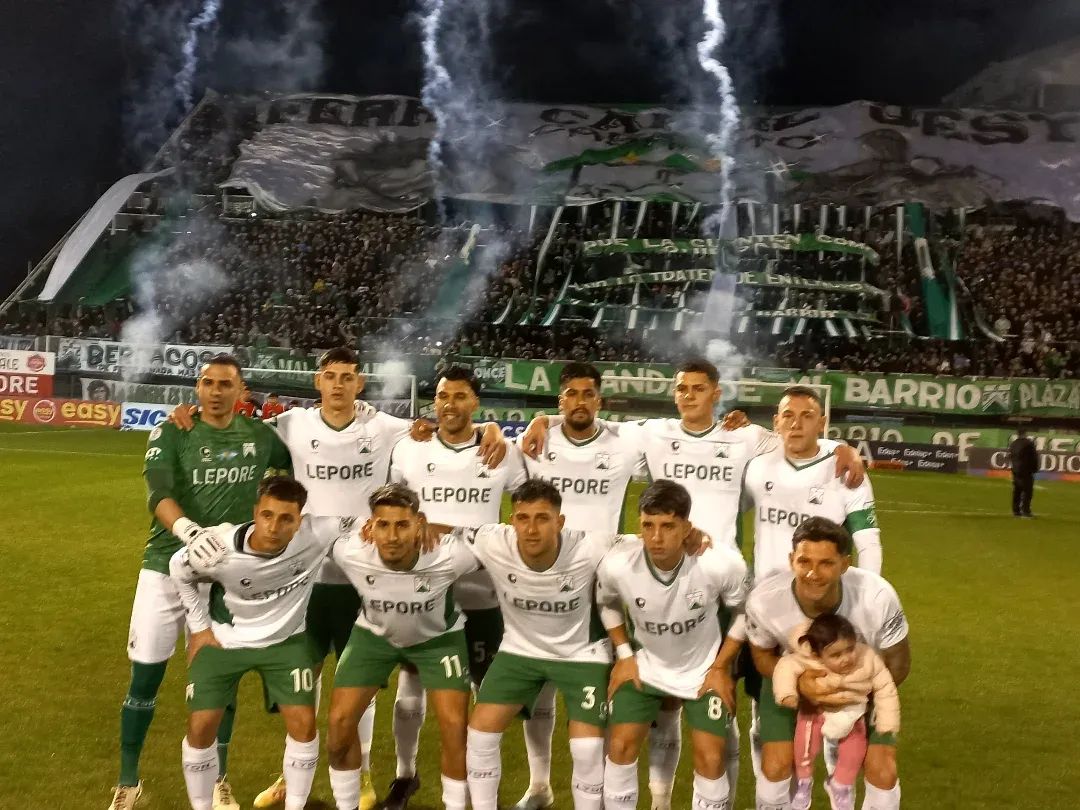 ⚽️ Ganooó #Ferro carajooo!!! Venció en Caballito 1 a 0 a #Colegiales con gol de Franco García!
Oxígeno para Oé que se ubica 15° con 30 pts!
El próximo sábado 15 hs. visitamos a #Atlanta en Villa Crespo!
#VamosVerde! 💚🚂
#JuegaFerro