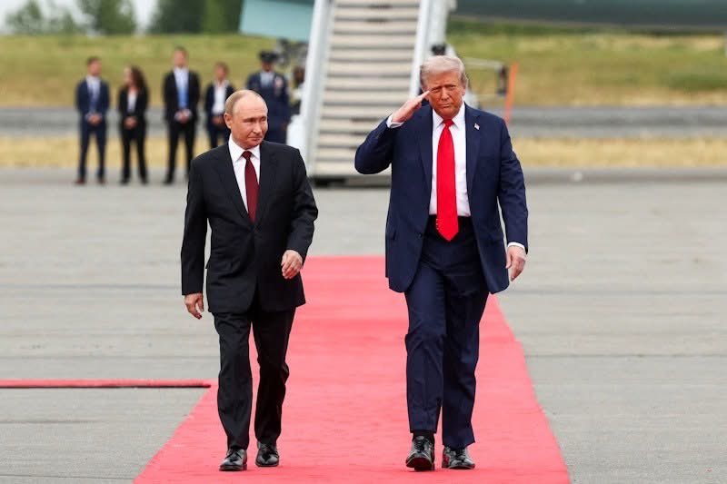 DrJamSajjad's tweet photo. Donald Trump &amp; Vladimir Putin held a joint press conference in Alaska on Friday at their high-stakes summit. Though, no major announcement was made to end #Ukraine war but Putin gave hint to resolve conflict soon

#ukrainwar #ukraine #ukrainian #russia #usa #Trump #PutinVladimir https://t.co/Us61gVOg5s
