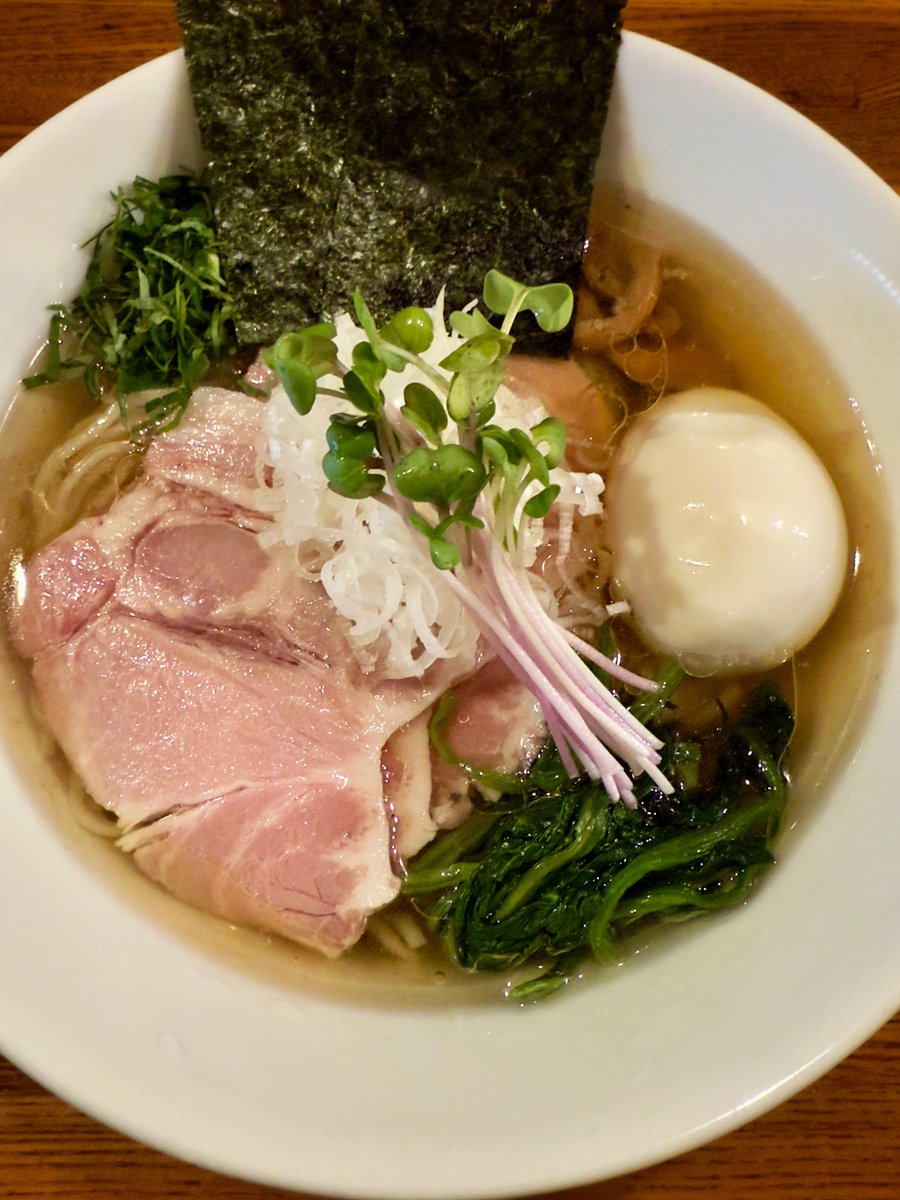 Ramen永屋 (東京都葛飾区)
【夏季限定】
特製冷やしらぁ麺(塩)

はじめまして永屋さん|ω･)
アニマルオフのスープをすくうレンゲが止まらない。ずっと飲める。つるりとした細麺は喉越し最高。
火照る都内10時からこんなにも清涼感溢れる素敵な一杯をいただけるなんて\( ´ω` )/

ごちそうさまでした🐱✨