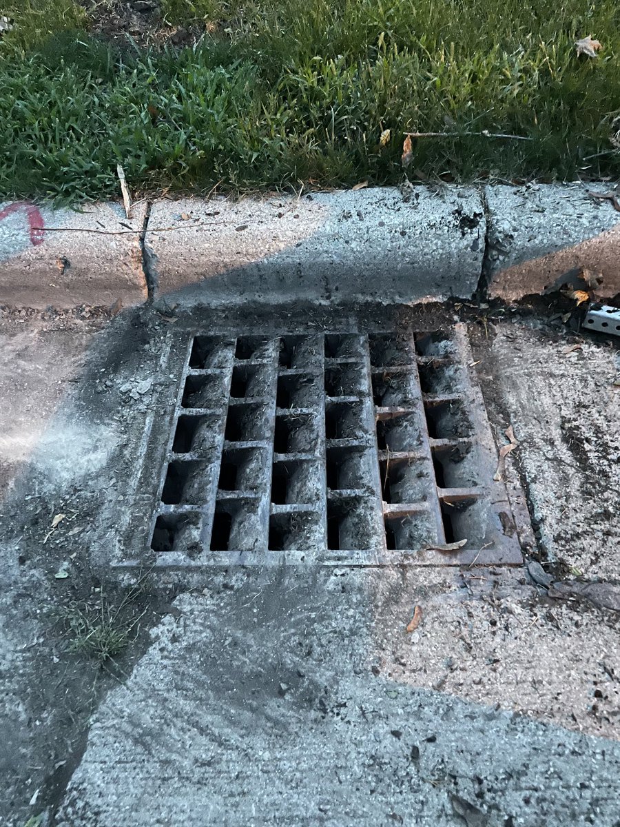 Prepare for Rain! Clean Your Drains! 🌧️ With more rain potentially on the way, now’s the time to clear leaves and debris from street drains. 🧹 While recent historic flooding wasn’t caused by blockages, keeping drains clean helps rainwater flow and reduces future flood risk.