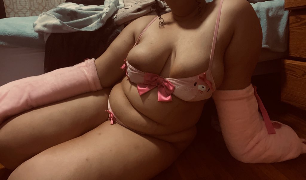 Minalovesowls's tweet photo. Glommy bear from @moeflavor one of the best! #bodyposivity places for cute outfits I know! https://t.co/T71fdmtslb