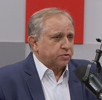 Assessor do senador bolsonarista Izalci Lucas (PL-DF) é preso por tráfico de cocaína no DF. Rondinelle Silva de Oliveira, de 34 anos, foi preso em flagrante enquanto tentava vender droga para policial disfarçado de cliente.