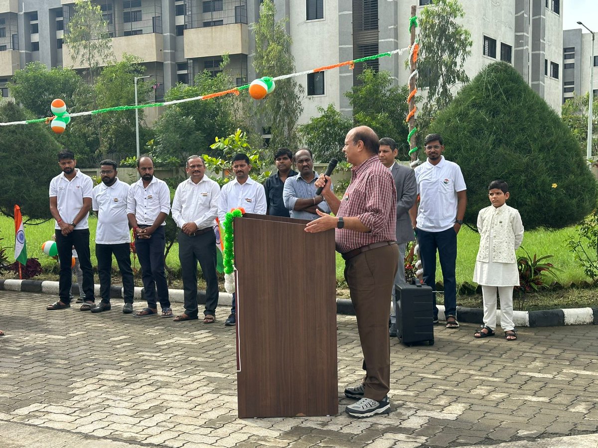 Navsaricsts's tweet photo. CIPET: CSTS - Navsari celebrated the 79th Independence Day on 15th August 2025 with Flag Hoisting and vibrant celebrations, promoting 'Har Ghar Tiranga 2025,' with active participation from officials, staff, and students.

#HarGharTiranga2025 https://t.co/S7pXUvxzyf