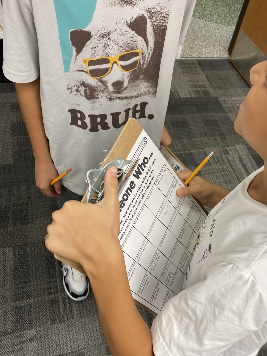 carter1980's tweet photo. Getting to know our new 5th grade classmates! #findsomeonewho #fifthgrade #elementary #backtoschool #teambuilding @hawks_hc https://t.co/ruZ35X42Bc