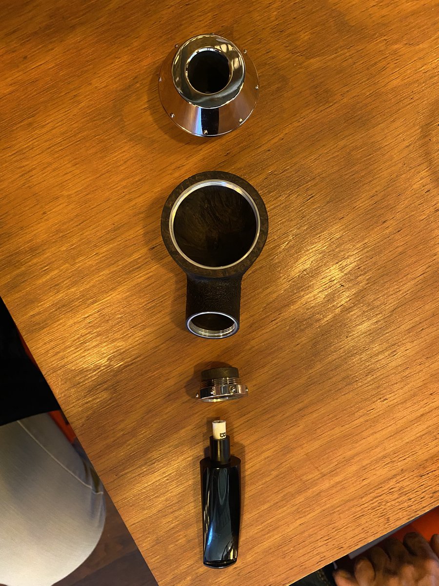 本日急用のため
13時オープンになります。

#smokerplanet #たばこ #カフェ #店内喫煙可能 #手巻きたばこ #葉巻 #シガー #パイプ #zippoシルバーボール #zippoシルバーボール #大日本パイプの会 #日本手巻きの会