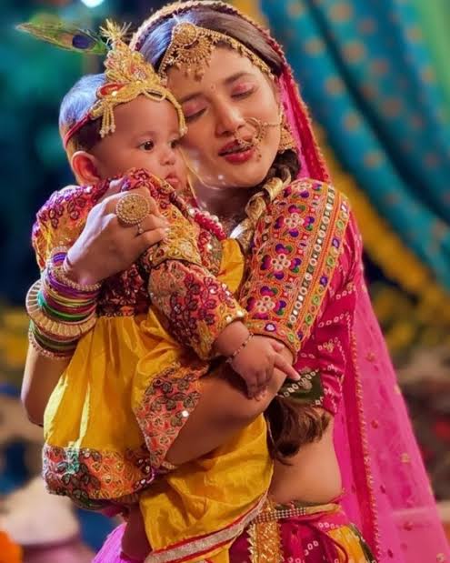 abhiraknoodles's tweet photo. Abhira and her little kanhaiyas ❤‍🩹

#SamridhiiShukla #Yrkkh #AbhiraSharma https://t.co/WcvdNL50PS