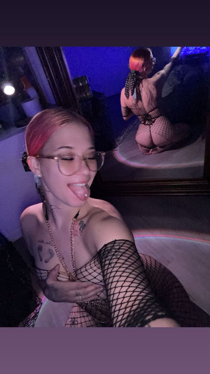 She delighted in the attention  a true queen of the gloryhole