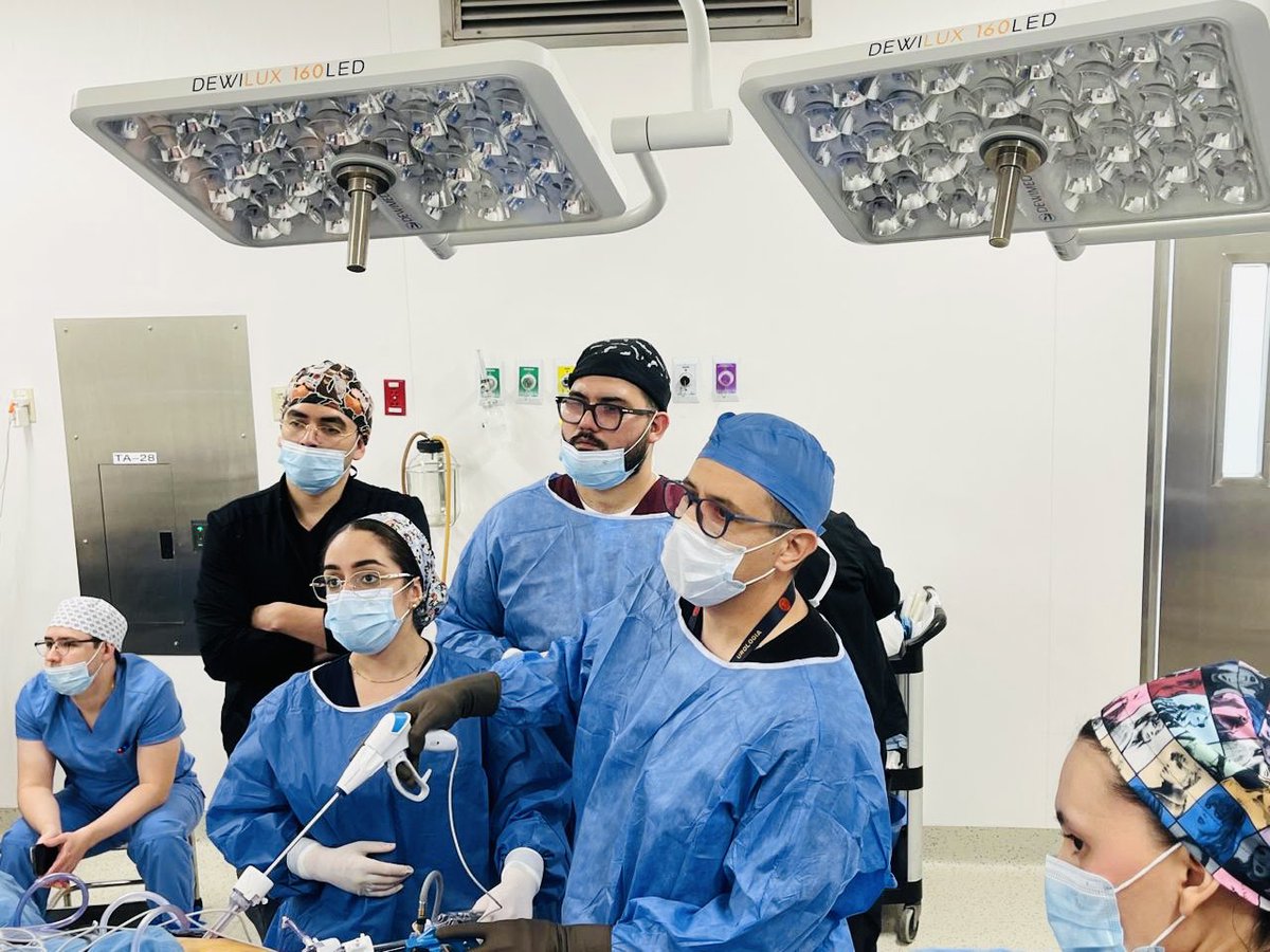 dr_blas's tweet photo. Impulsar la cirugía de mínima invasión en su formación es clave para ofrecer atención de excelencia y mantenernos a la vanguardia en Urología. @HgeSonora https://t.co/YYG42Hspyo