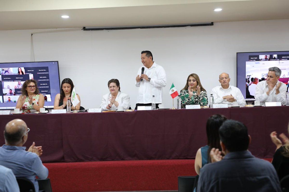 SECSonora's tweet photo. ⚪ El @gobiernosonora, a través del @CecytesSonora, realizó el Proceso de Promoción a Cargos con Función Directiva o de Supervisión correspondiente al ciclo escolar 2025-2026. 🏫

📨 Lee el boletín completo en:https://t.co/EDlnbw8yXT https://t.co/DmSEQk20HE