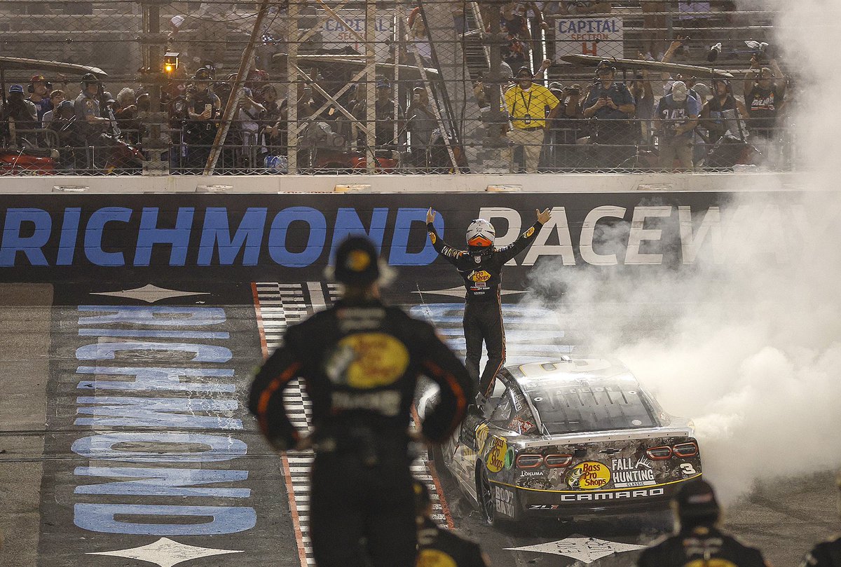 .<a href="/RichmondRaceway/">Richmond Raceway</a> is expected to announce a sellout for tomorrow night's NASCAR Cup Series race, per people familiar, in what would be the first sellout at the venue since 2008.

➡️ The track did have a larger capacity back in 2008.