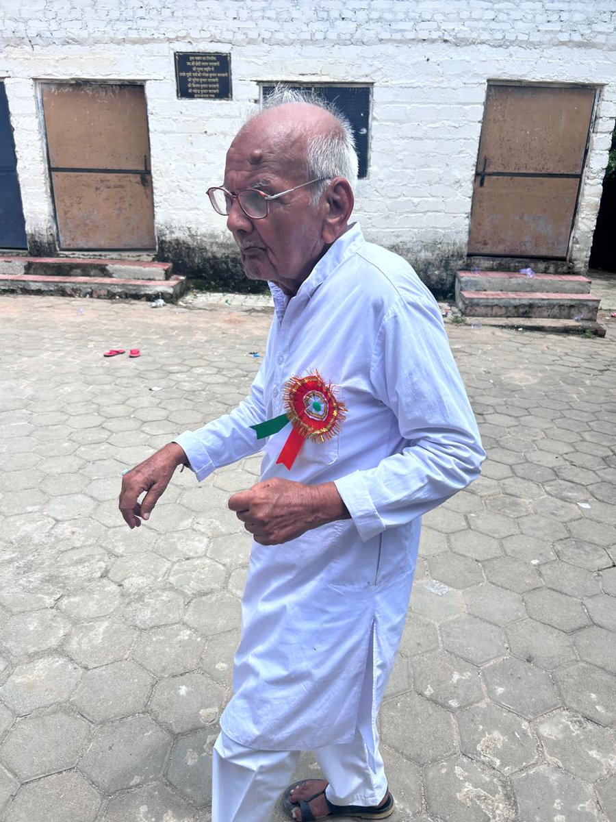 I am too optimistic about our future &amp; the reason is people like him. At the age of 90,this retired Govt employee who is affectionately addressed as 'Guruji' is running a school for kids from slum in Jhansi. He conviences parents to send kids to school.