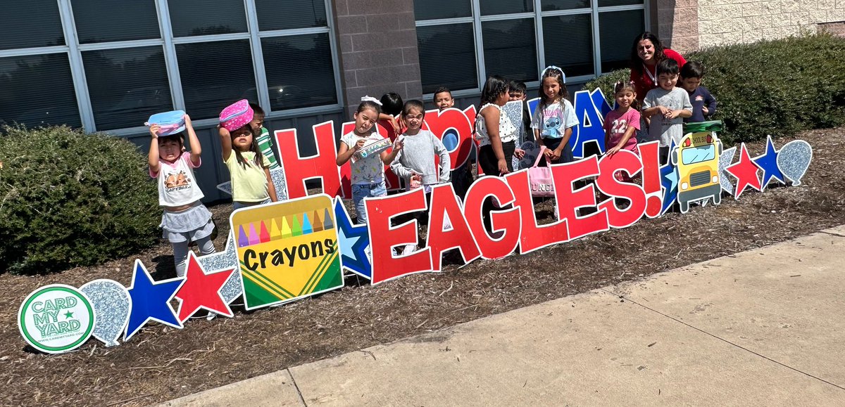 MISDMultilingue's tweet image. Kicking off the school year strong supporting 1st week of school! So great to see so many smiles from students, teachers and families @pmeseagles @ManorISD