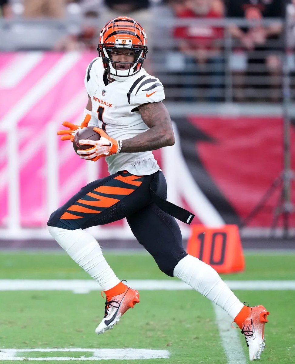PSMFFL's tweet photo. With the 1st overall pick in the 2025 PSMFFL Draft, @3whip14 selects…

Ja’Marr Chase, WR https://t.co/YBaTc3wqG1
