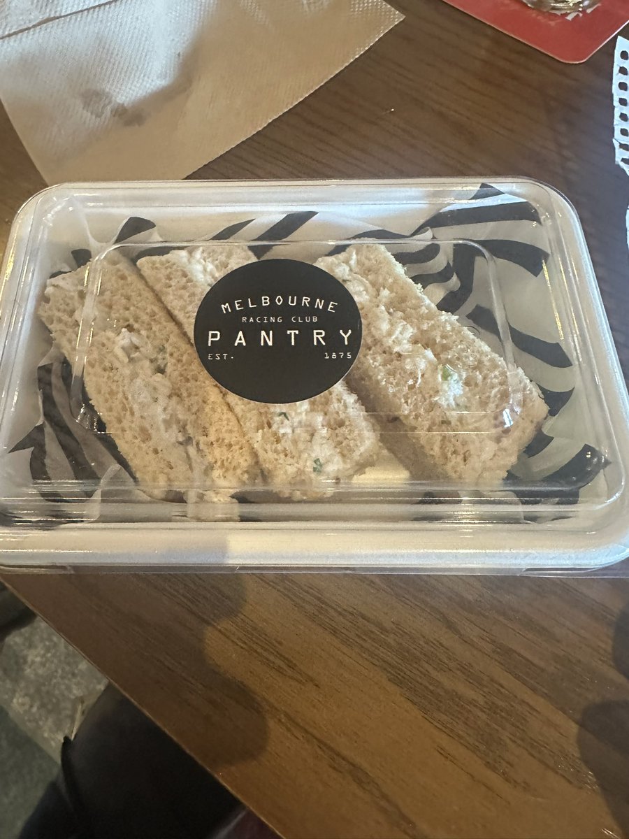tpilimon's tweet photo. @MelbRacingClub who stole the rest of my sandwich https://t.co/8cSGPdoRdw