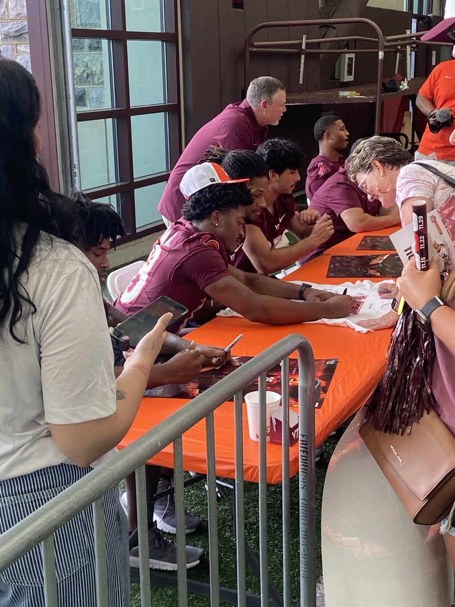 I was so excited to see my boy today at the VT Fan Day! ⁦<a href="/BrandAaron/">AJBrand_1</a>⁩ ⁦<a href="/1luv5/">Aaron Brand</a>⁩