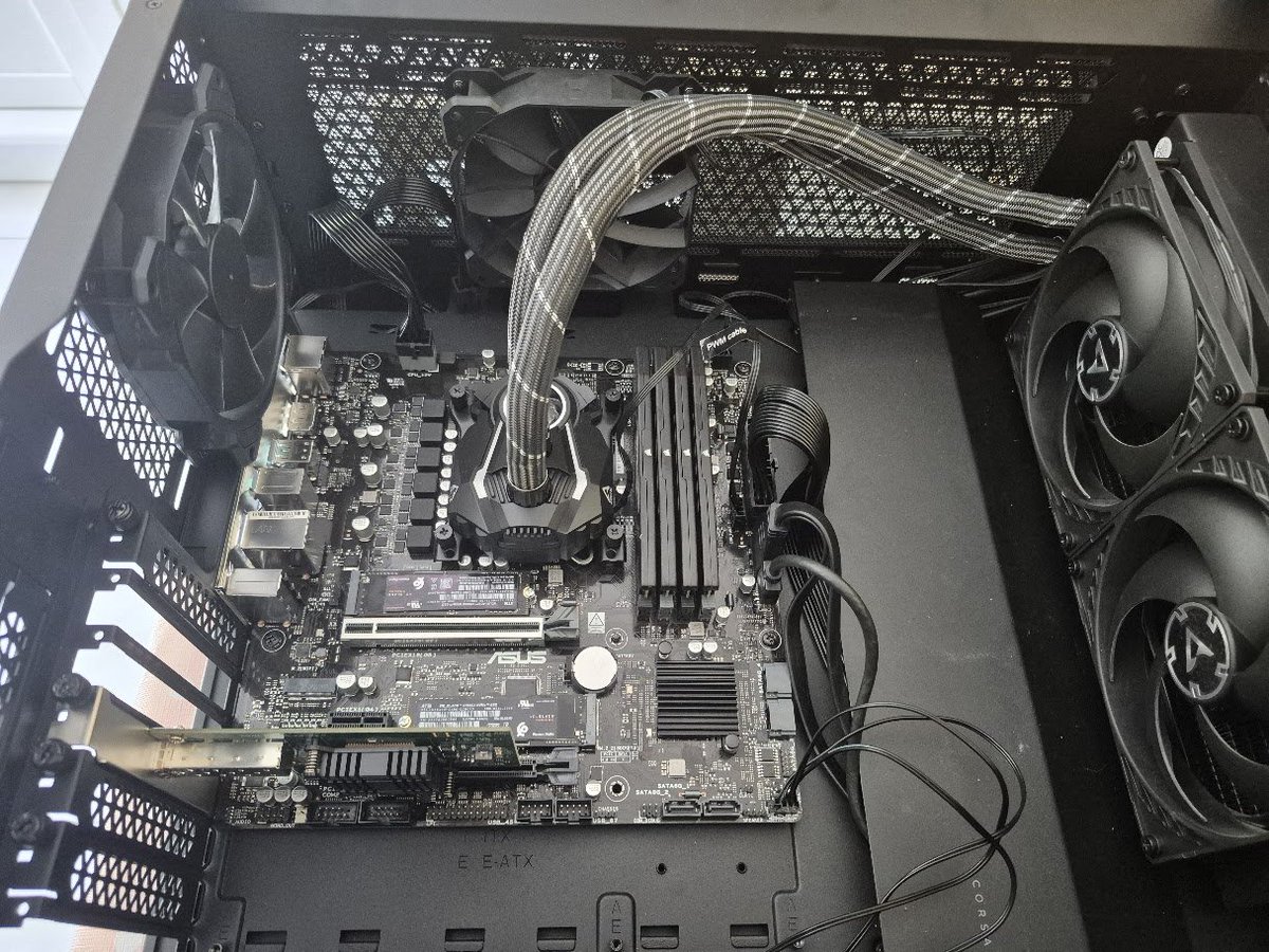 What a day... Our #Intel 13900K Died... Second one now. We decided not to deal with 13 &amp; 14 gen and jump right into the new Ultra 9 285K. Hopefully it pays off. Our #GTNH #Minecraft server was restored in about 24 hours so not too bad.