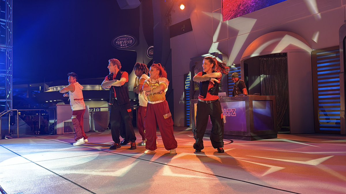 laughingplace's tweet photo. @DisneyPhotoPass The Zom-Beatz Bash is a fun dance party/stage show. #mnsshp https://t.co/nVYWWwbJjd
