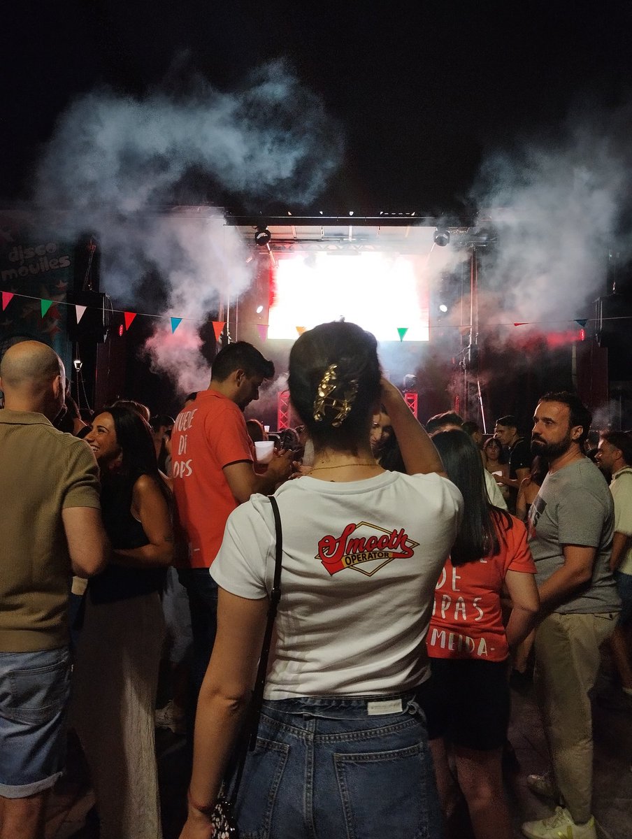 4:50 am summer break thought: lando's monster goes great with gin
also: ive talked to a sauber aero engineer thanks to my tshirt. it pays off being a 55 hardcore fan