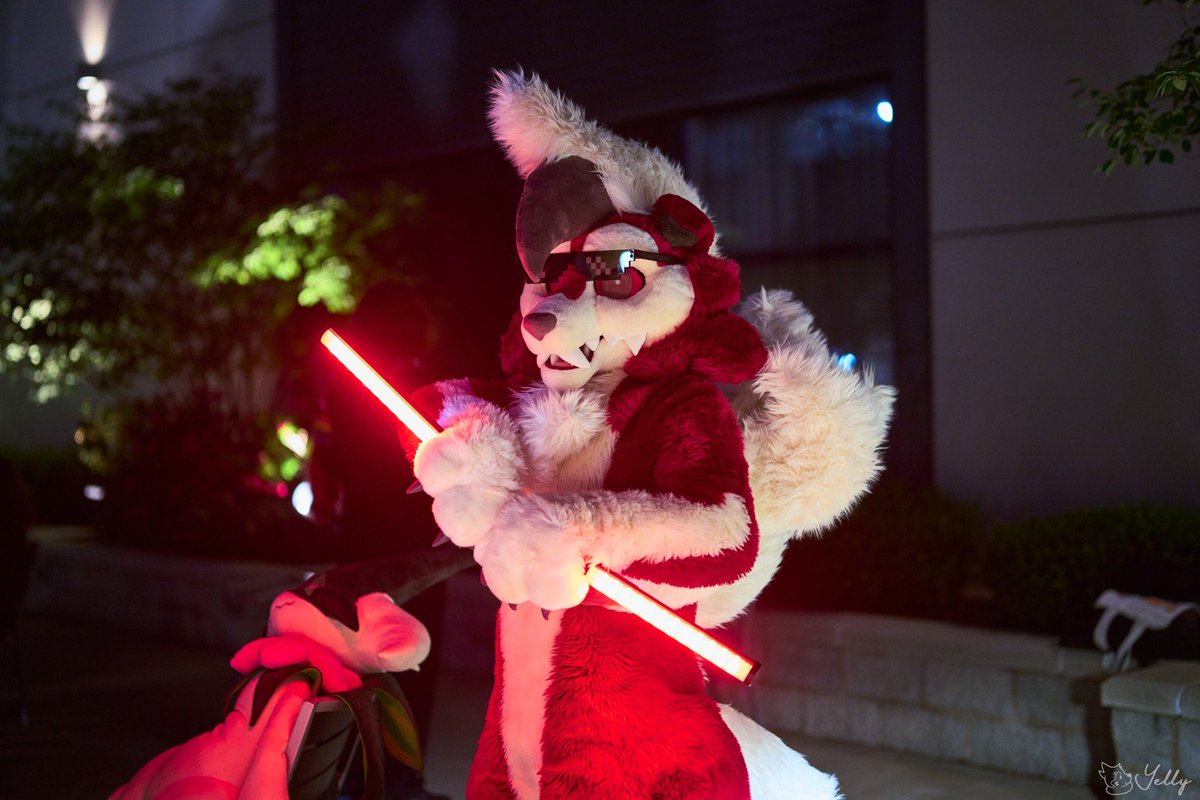 I'm Darth Maul

#FursuitFriday 
📸 <a href="/yellyXP/">YellyXP🔜FD, MP, AFC</a>