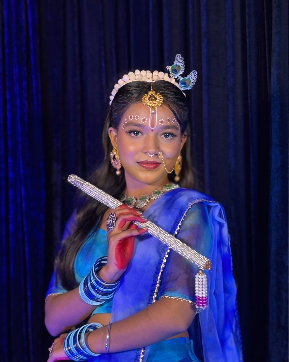 vaish64876's tweet photo. Happy ‘Krishna Janmashtami’ to everyone 🦚❤️✨

#Janmashtami #KrishnaJanmashtami #Janmashtami2025 #DynastyDivaOfficial #VaishnaviSaxena #explore #foryou 

#Alaska #IndependenceDay2025 #JossGawinFancon https://t.co/vHv87lQ9I4