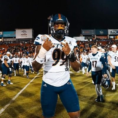 Week 1 vs TAMU projected depth chart: defense

DE: Tai Leonard
NT: Cam Blaylock
DE: Johnny Bowens
WLB: Cam Cooper 

LB (Jack): Shad Banks
LB (Mike): Kendrick Blackshire
$ B: Owen Peewee

CB: Davin Martin
CB: Zach Morris
FS: Jimmy Wyrick
SS: Jermarius Lewis