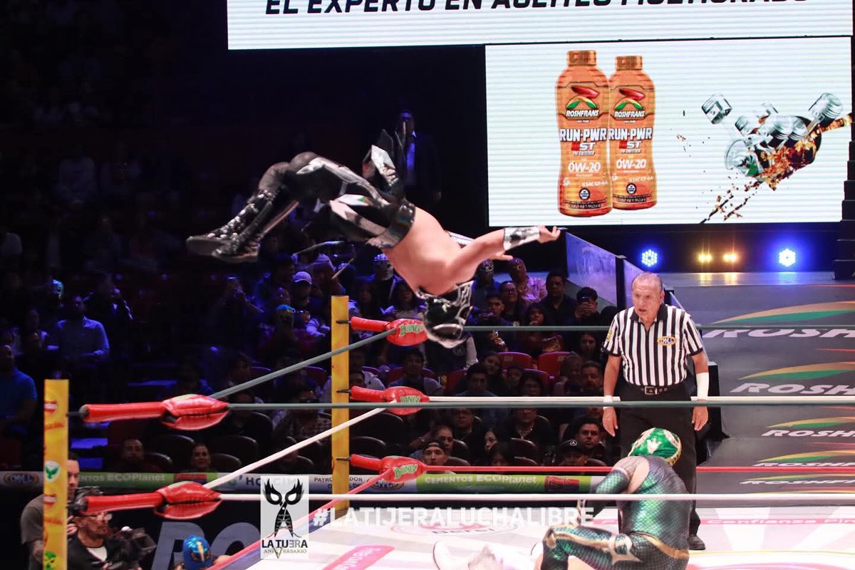 LaTijeraLucha's tweet photo. Triunfo rudo para abrir la noche de lucha libre #CMLL❗️
La pareja #Troyano y #Poseidon dan “cátedra”de rudeza y como elementos activos de la #ArenaMexico obtienen su primer triunfo al vencer a #Pendulo y #FuryBoy,este último es asistido por el cuerpo médico y retirado en camilla. https://t.co/ZAdqSz96bG