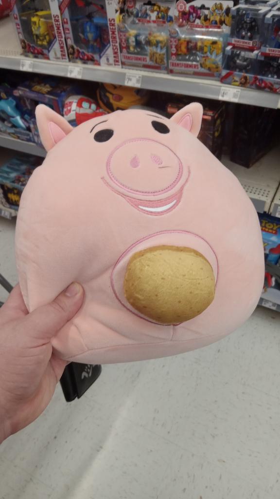 bigandy9001's tweet image. So I was at Walmart earlier today and was looking around....and saw this. Like bro, who ever designed this, is getting fired.

#toyfails