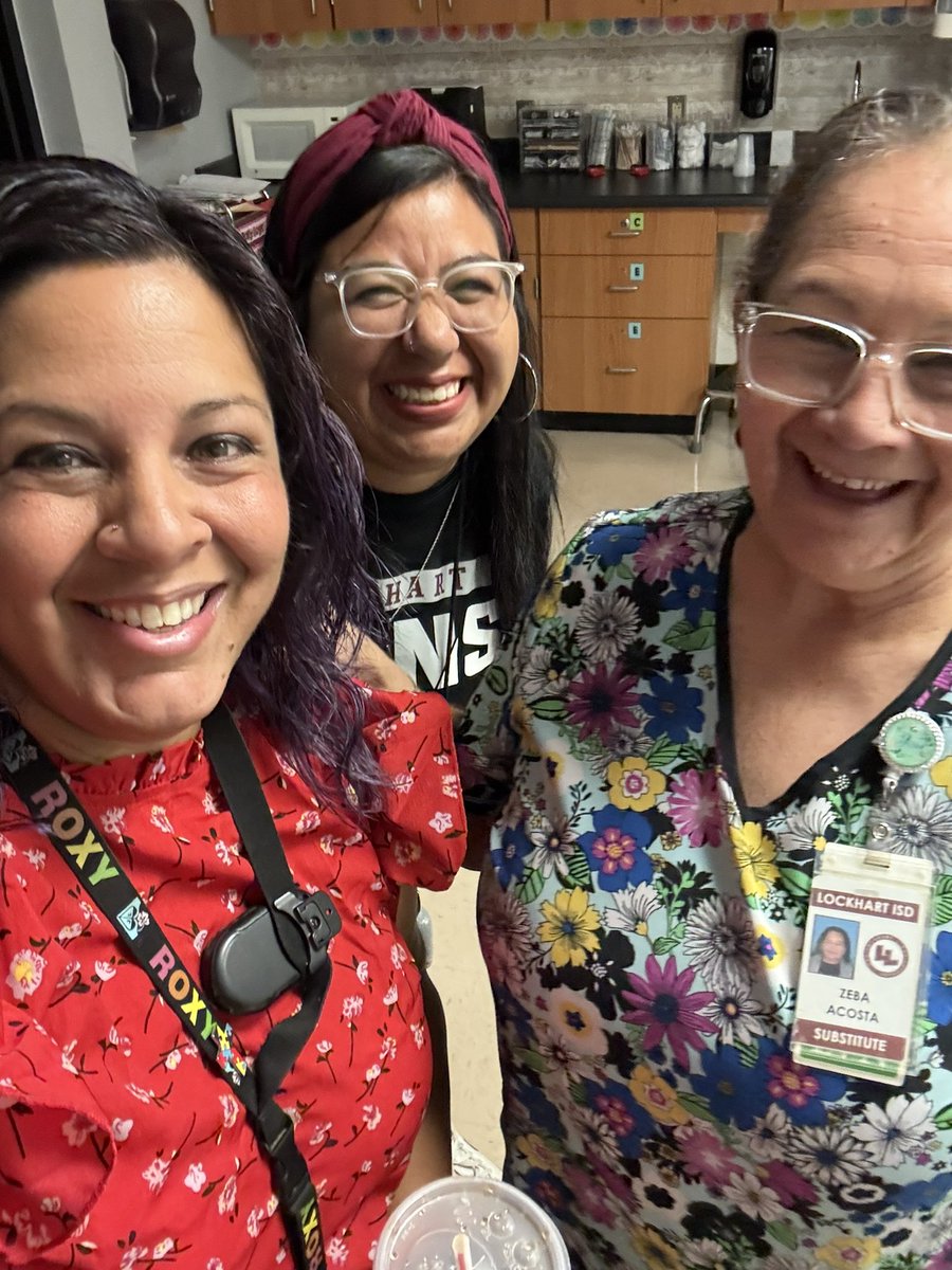 Roxologist's tweet photo. My fav moments this week!!
#lockedONexcellence #unlockingPOTENTIAL #loveMYlisd #runningNOTriding #WEareHERE @BluebonnetLions https://t.co/qPUiprfKOZ