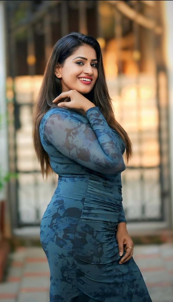 UrbanKingX89's tweet photo. "तेरे सीने की धड़कनों से, मेरी साँसें मिल जाएँ,
तेरे आगोश में आकर, मेरी रातें पिघल जाएँ…"
#HotFeelings #RomanticFire #BoldTouch https://t.co/RHeNN7dI58