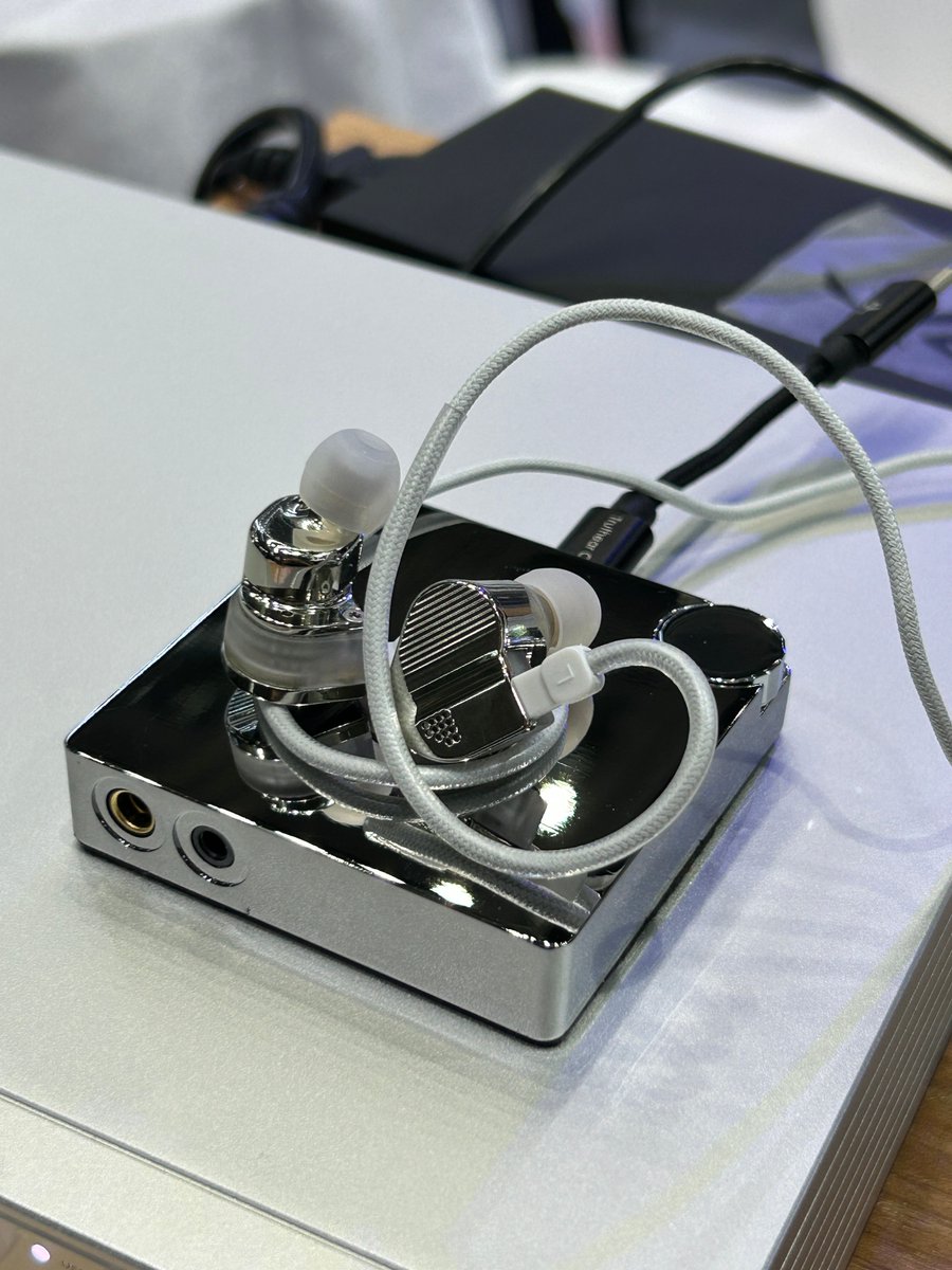 TRUTHEAR tweet media