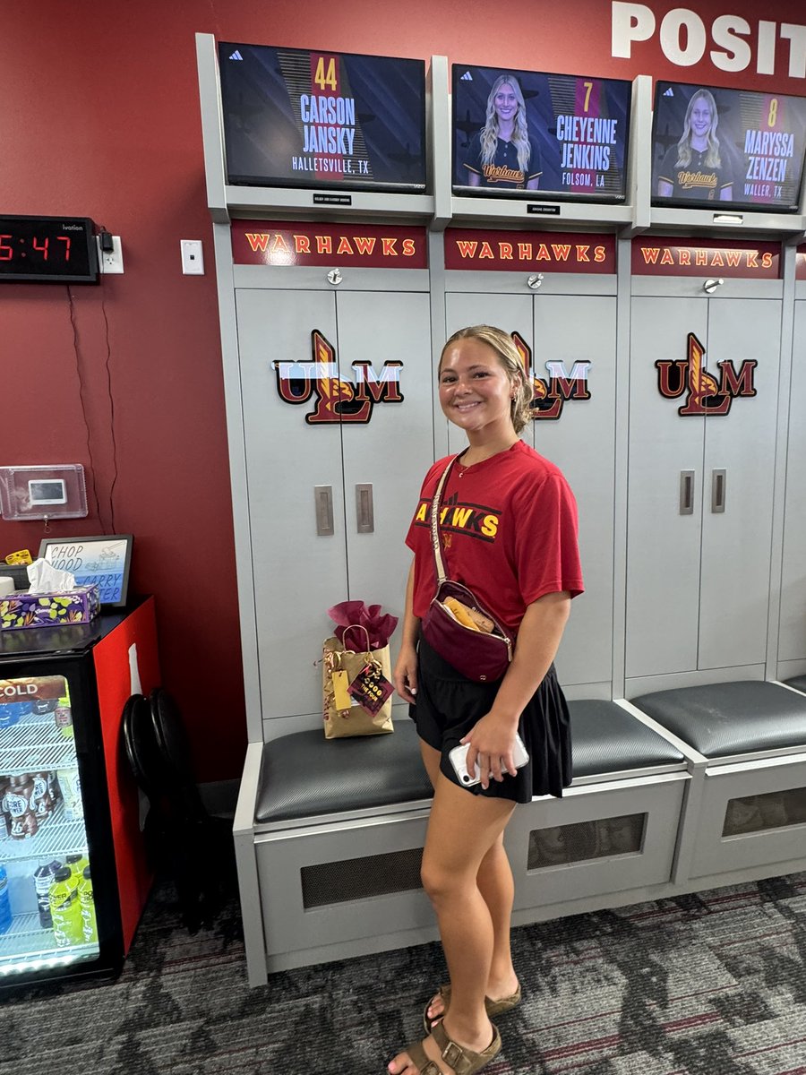 Gator’s officially on the bayou… Monroe, LA, please take care of my girl! #GeauxWarhawks