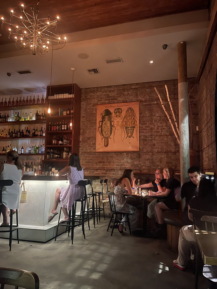 Who tf thinks “lets put a 4’x6’ poster of roaches in the bar”?????