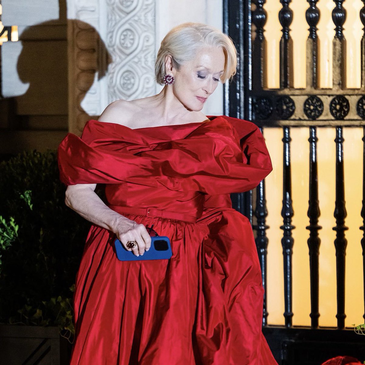 itsnotaboutabby's tweet photo. THE RED GOWN IS BACK AND OMFG 😳🫠
#meryl #streep #tdwp2 #miranda #priestly https://t.co/o7WtdOYiCh