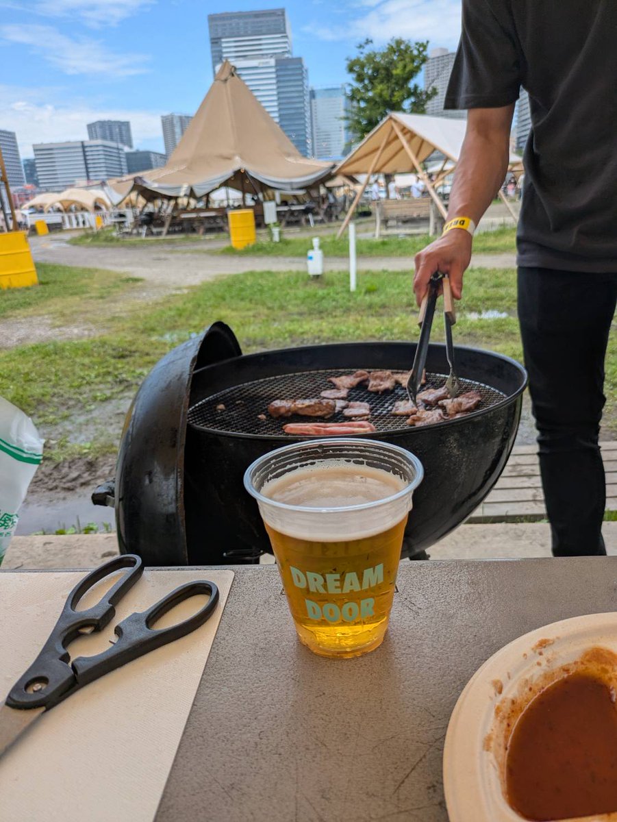 GSUMMIT4's tweet image. 先日の記録📝

豊洲「WILD MAGIC」で友人とBBQ🍖✨

都会のビル群を眺めながらアウトドア気分😋

晴れを避けつつ快適に楽しい時間に🍻

BBQ with friends at WILD MAGIC in Toyosu 🍖✨ City skyline + outdoor vibes = perfect time! 🍻

#豊洲バーベキュー #WildMagic